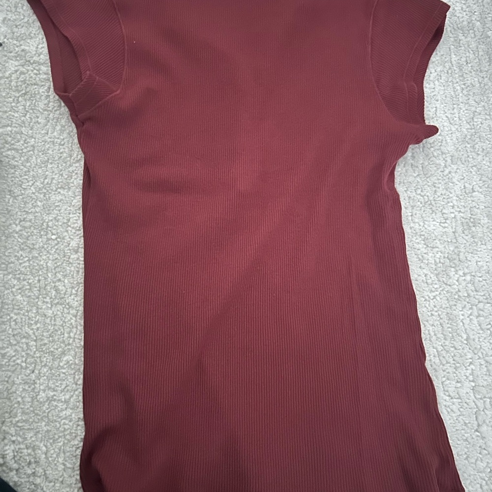 Women’s 2000s Bella Swan Henley - Picture 3 of 3